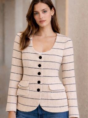 Rag & Bone Bouclé Blazer. Black Buttons. Great summer jacket to throw over jeans